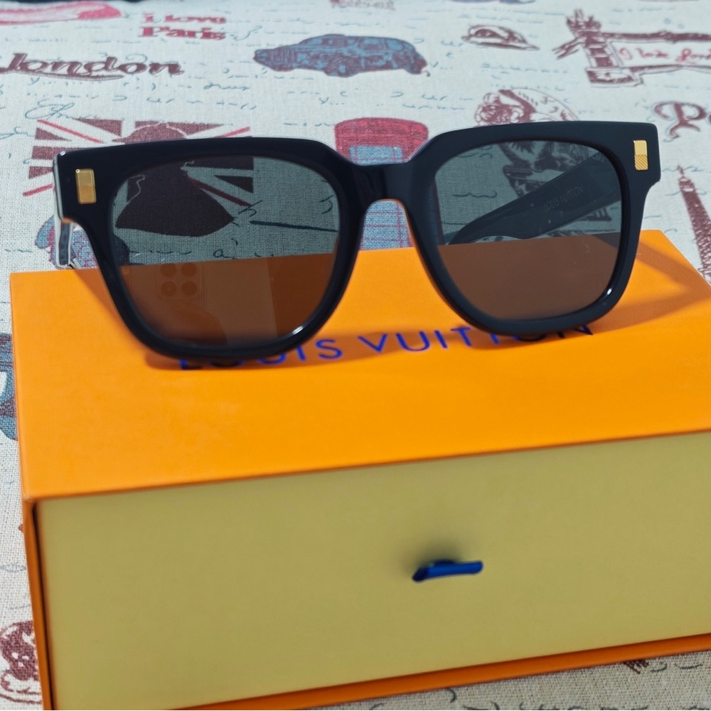 Louis Vuitton Black Frame Sunglasses with Brown Lenses and Gold Accents - Picture 9 of 9